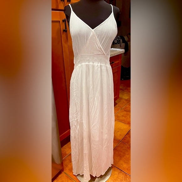 West Kei Dresses & Skirts - West Kei Maxi Dress -White- Adjustable spaghetti straps-sleeveless- X-Large